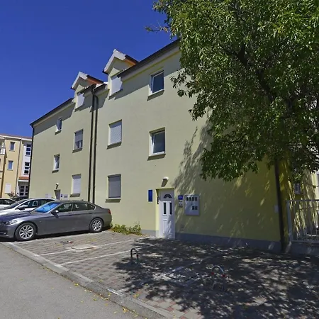 Ferienwohnung Fur 4 Personen Ca 38 Qm In Srima, Dalmatien Norddalmatien شقة *